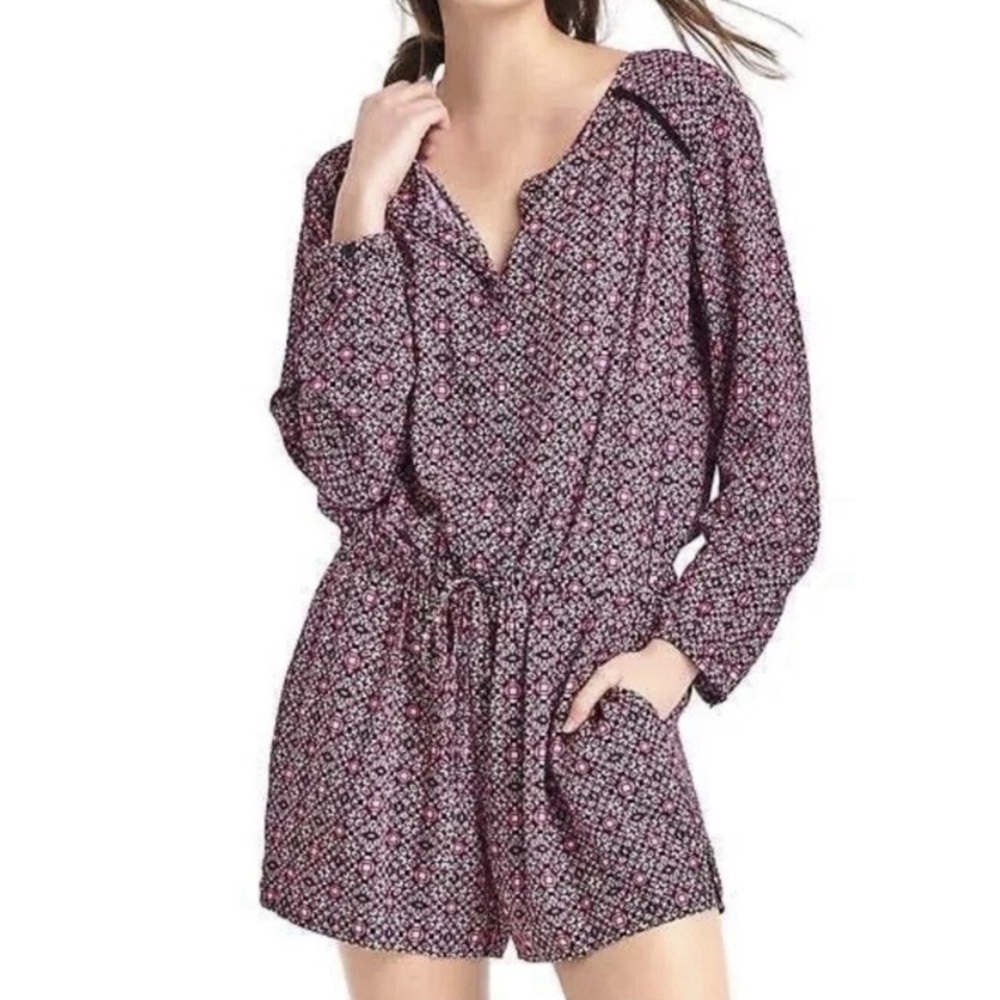 GAP Geometric‎ Pattern Tie Waist Long Sleeve Black Pink Jumpsuit Romper Small S